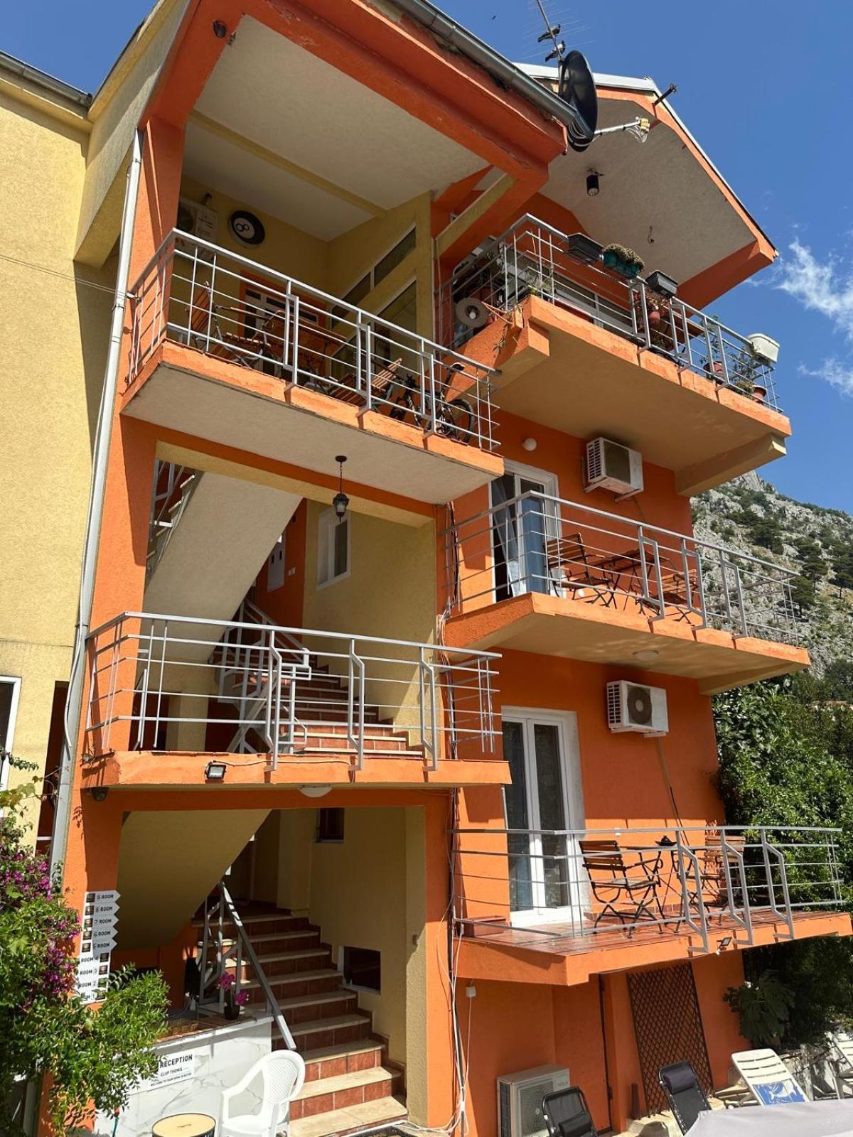 Themis Apart Hotel Kotor Exterior photo